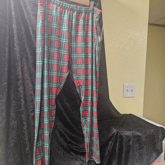 Jollidays XXL Red Plaid Leggings, 90% Polyester, 10% Spandex - Picture 4 of 5